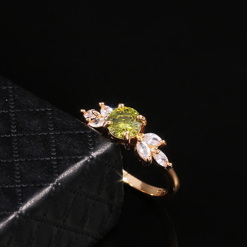 Huitan Zarte Frauen Hochzeit Ring Olivgrün Runde Zirkon mit Lassen bilden Elegante Gold Farbe Mädchen Ringe modisch Schmuck