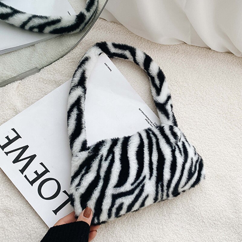 Winter Vintage Zebra Patroon Schouder Onderarm Zak Vrouwelijke Pluche Herfst Handtas Zachte Warme Bont Tote Purse Voor Lady Clutch Bag sac: white zebra