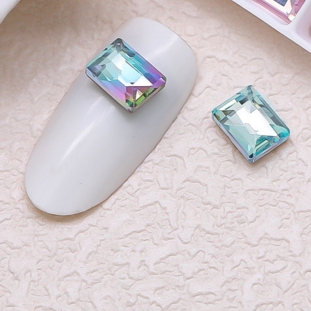 50 stuks 6x8mm rechthoekige haakse nagelaccessoires kleurrijke super glanzende K9 diamant puntige bodem onregelmatige nageldecoratie
