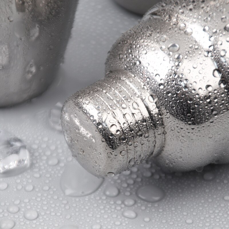 Cocktail Shaker, Martini Shaker,18/8 grade Stainless Steel Martini Mixer Built-in Strainer, Bartender Kit