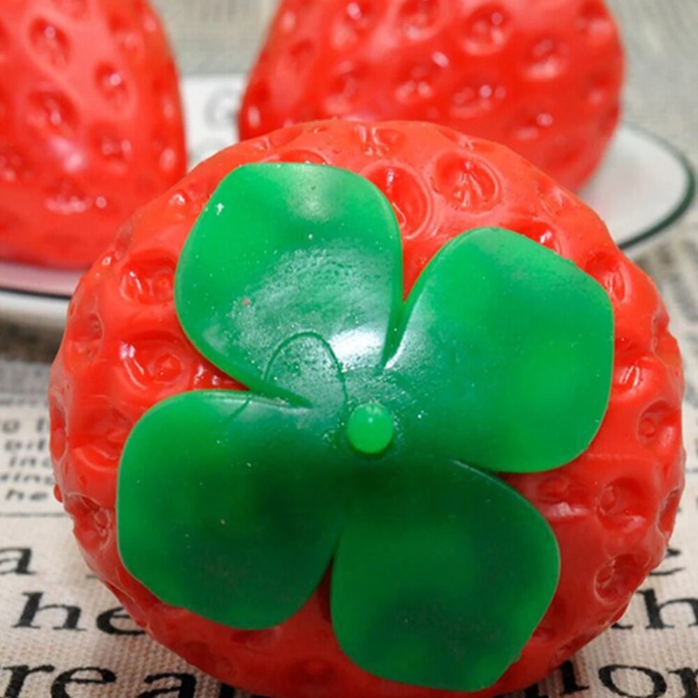 Stressabbauendes quetschspielzeug mit früchten, bunte erdbeerkugel, blasenkugel, knetball, antistress-spielzeug