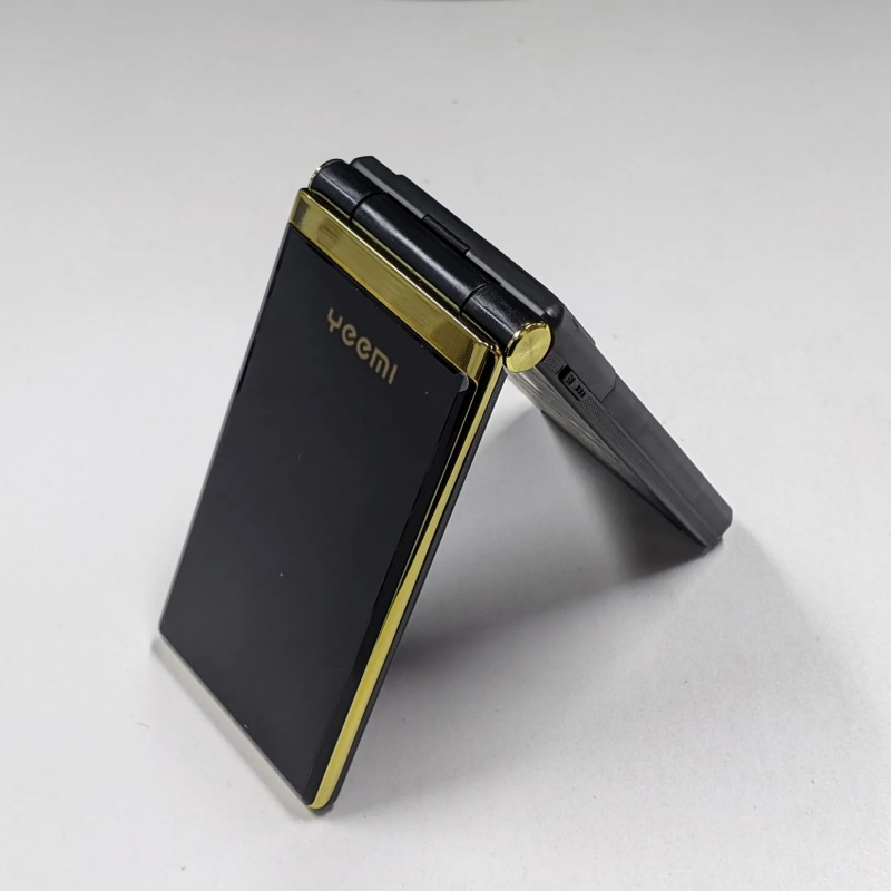 Yeemi  m2- c mobiele telefoon gsm mtk 2g klaptelefoon 2.8 inch dubbel scherm grote letters  mp3/mp4 spelers originele ontgrendelde mobiele telefoon