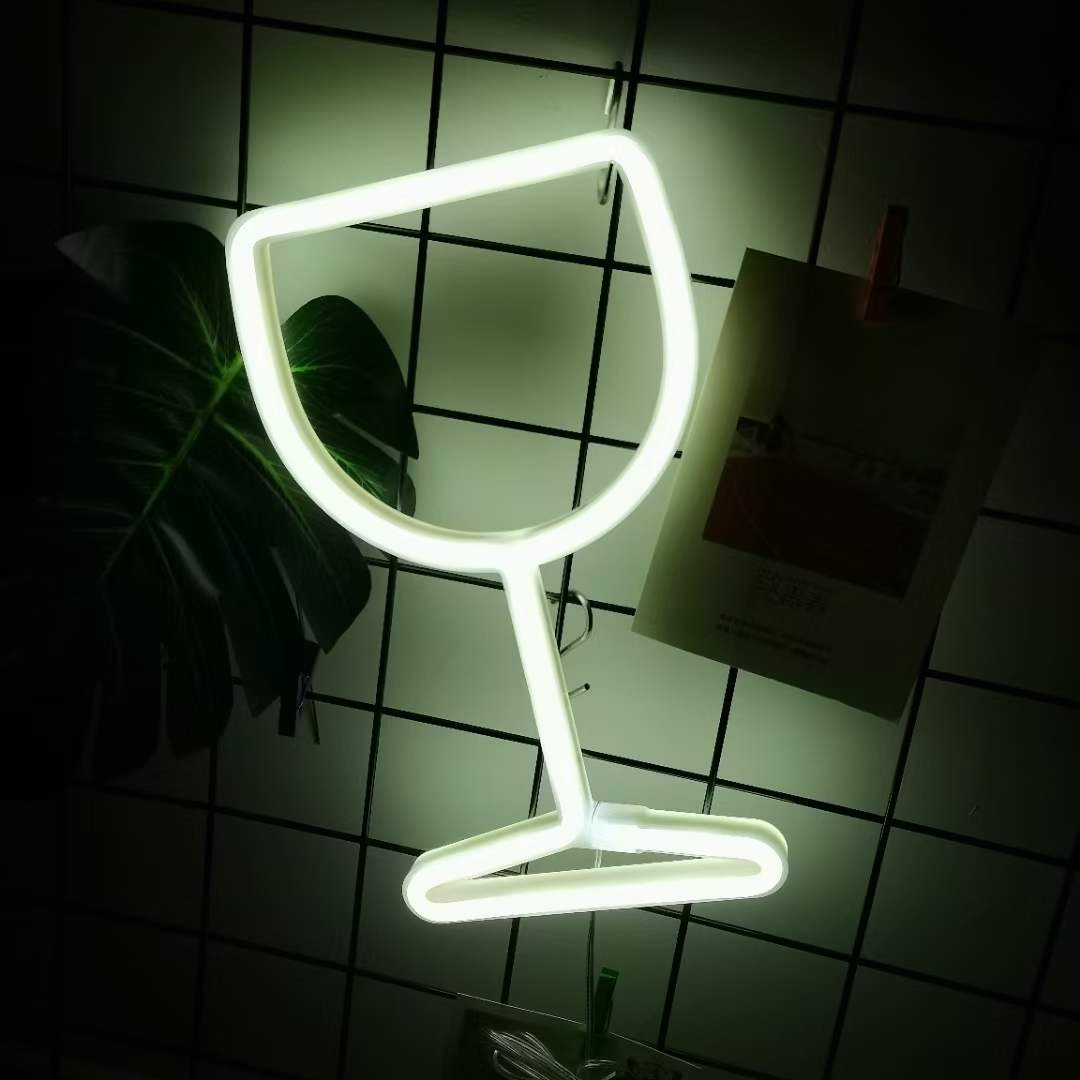 Lampe LED fluo suspendue en forme de verre à vin, luminaire décoratif d&#39;intérieur, idéal pour une fête en famille ou une chambre à coucher, ou comme de noël: WHITE