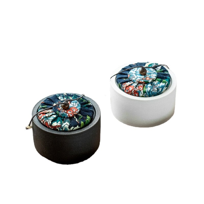 Gruba ceramika zwierzęta pochowane w urnach w doniczki ceramiczne lub w niszach baru