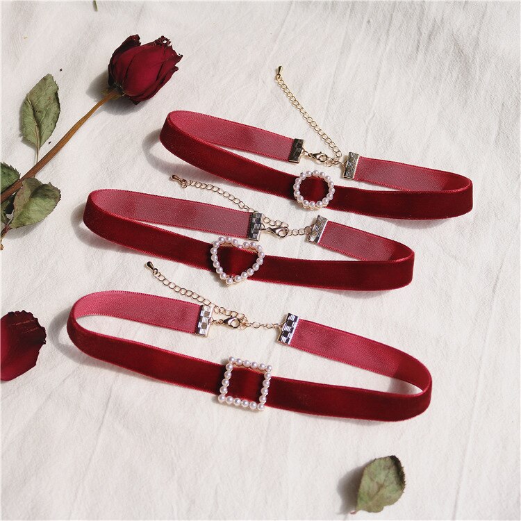 Vintage Pearl Velvet Chokers naszyjniki dla kobiet dziewczyn śliczne Retro geometryczne serce kołnierz naszyjnik biżuteria sztuczna hurtownia prezent