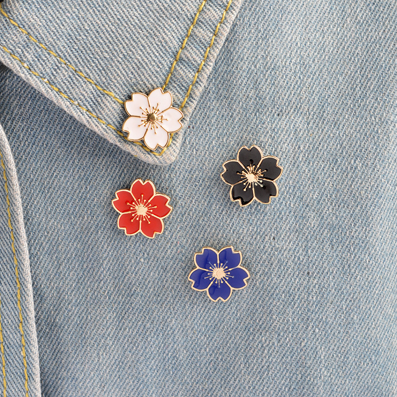 Zoete sakura bloem emaille badge broches speldjes voor vrouwen en meisjes kleurrijke cartoon sieraden retro accessoires rugzak
