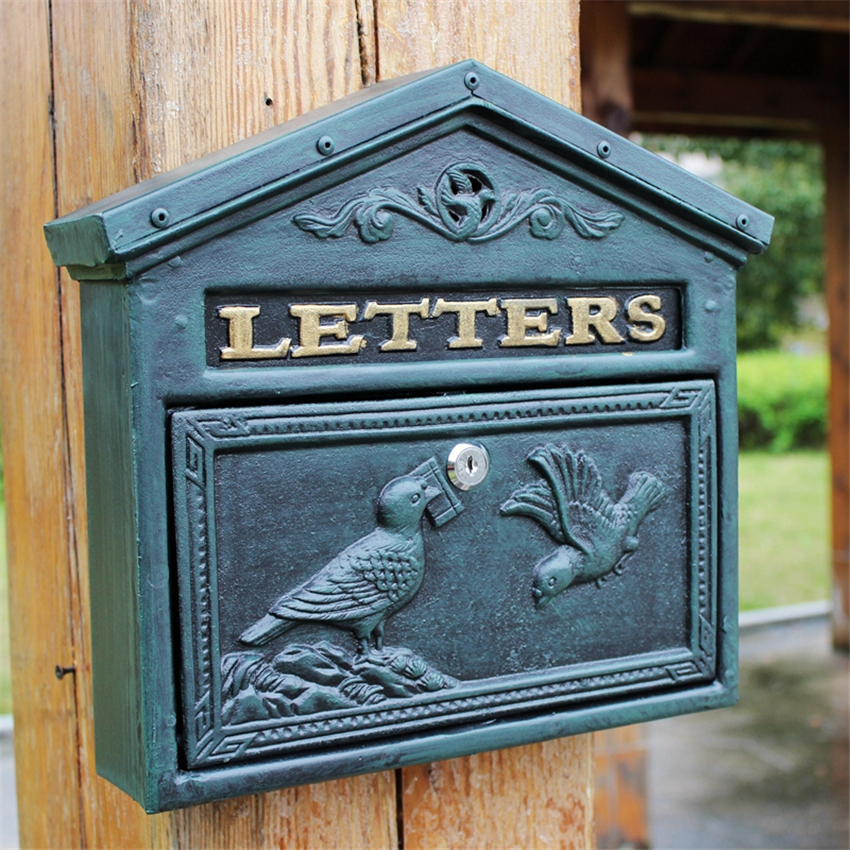 2019032702 Outdoor Decoration Secure Letterbox lron Art Lockable Mailbox Retro Mailbox Retro Wall Newspaper Letter Post Box