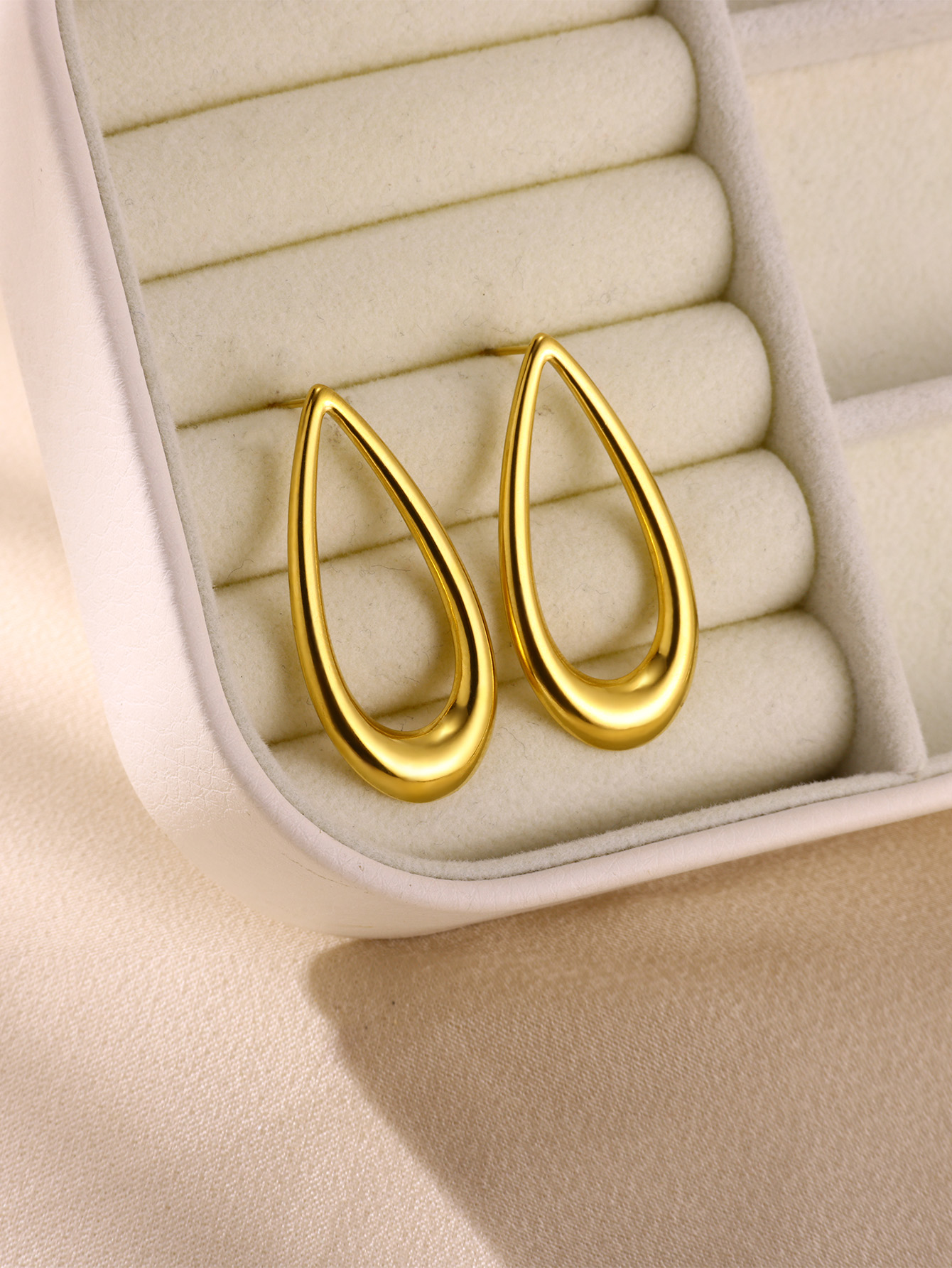 Pendientes delicados de flores para mujer, concha de Color dorado, acero inoxidable, resistente al agua, joyería Bohemia para el sol, Aretes de perlas de Navidad bonitos: Chapado en oro antiguo