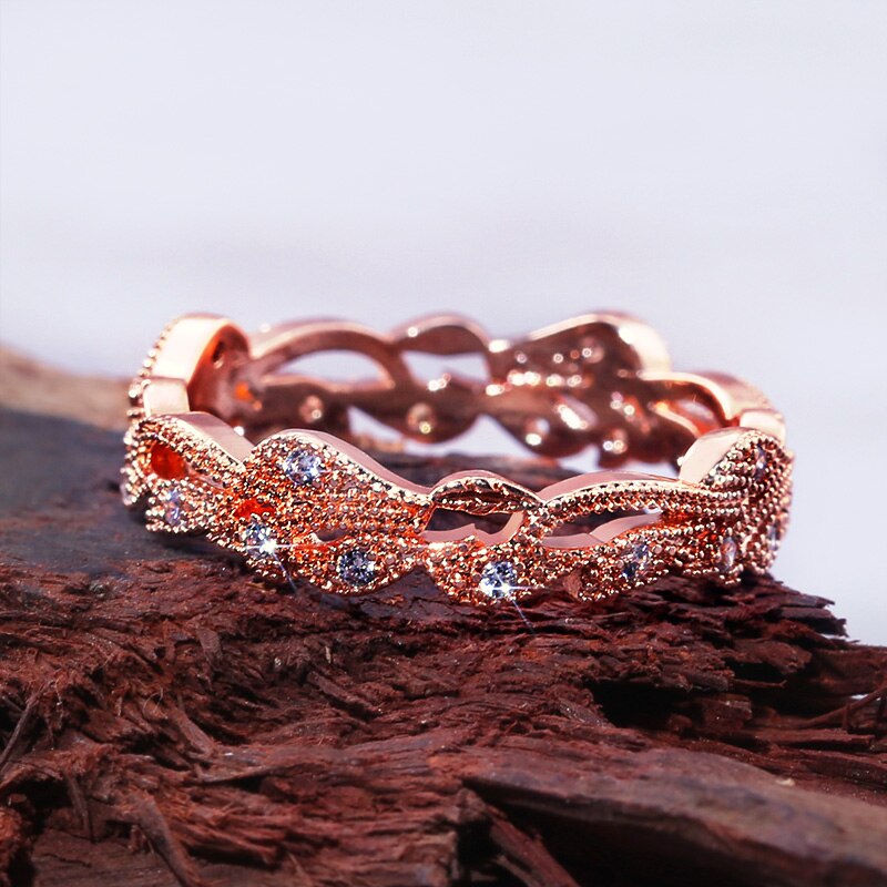 HUITAN Micro Paved Romantice Rose Gold Color Leaf Engagement Ring For Women Luxury Infinite Cute Circle Ring Cirrus