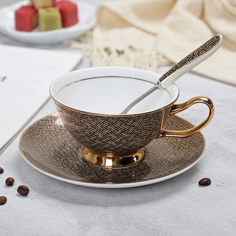 Yefine porslin kaffekoppar vintage keramiska koppar och fat ställer kinesiska tekopp drinkware för kaffe: Svart