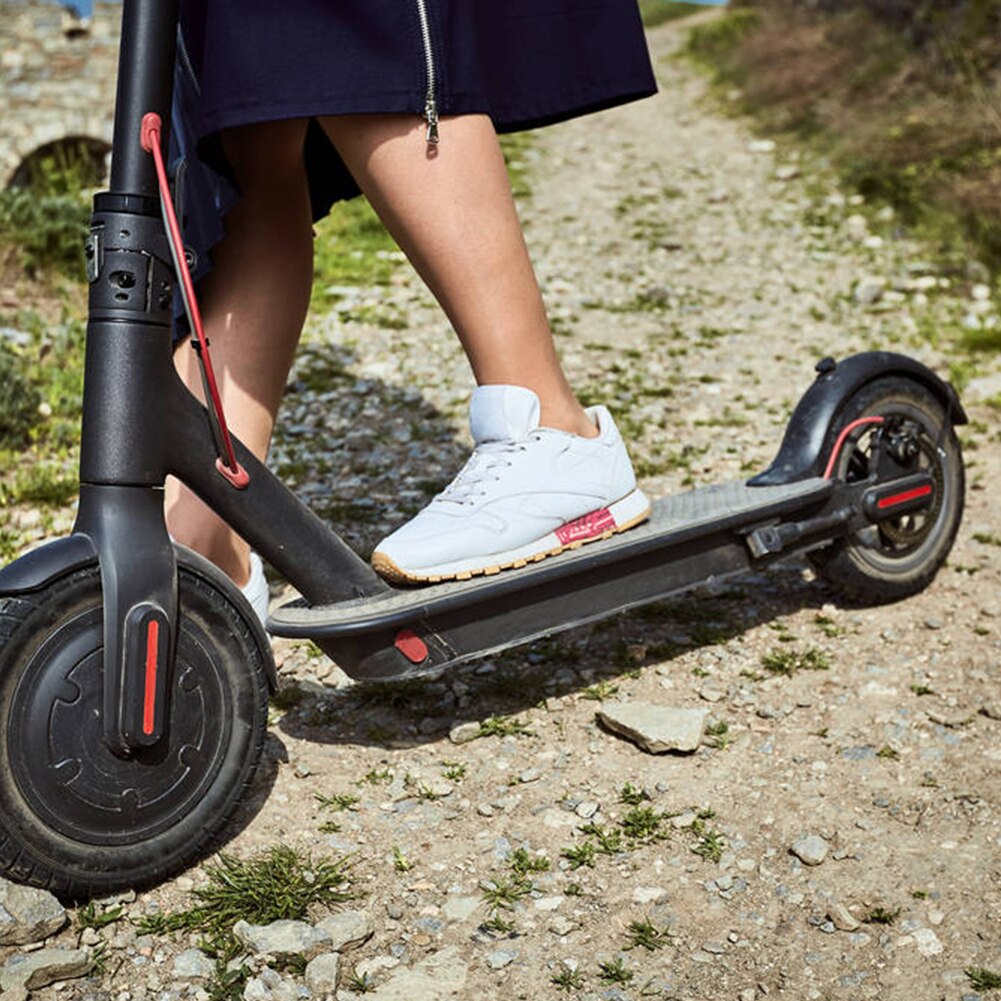 Durable Scooter Mudguard for Xiaomi Mijia M365/ M365Pro Electric Scooter Tire Splash Fender with Rear Tail Light Back Guard Wing