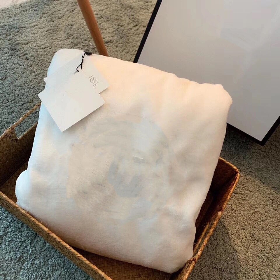 Luxe Adel Deken Noordelijke C Letters Deken Sjaal Hand Zachte, Warme Airconditioning Sofa Rode Deken: WHITE