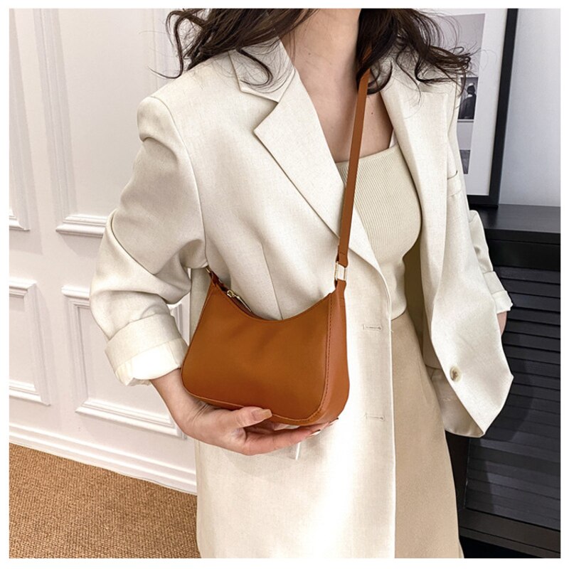 Nuevos bolsos de mano a la para mujer, bolso Retro de Color sólido de cuero PU, bolso de hombro para axila, bolsos informales para mujer, bolso de para mujer