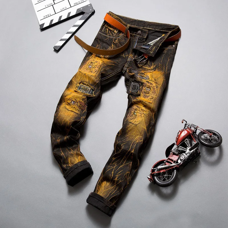 Nuevos pantalones vaqueros informales rasgados de retales, ropa de calle para hombre, pantalones vaqueros desgastados Retro para motocicleta, pantalones vaqueros rectos ajustados a la para hombre