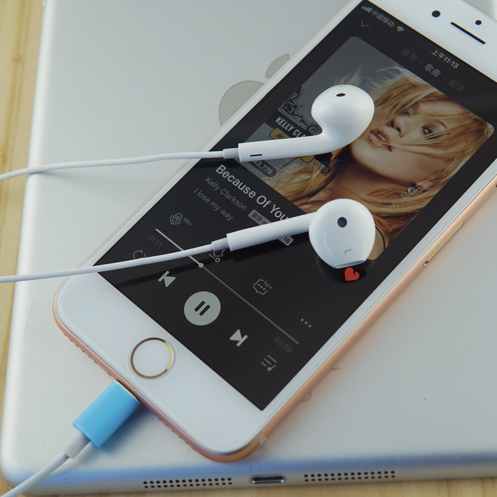 Stereo Sound Ligting In Ear Earphone for Apple iPhone 8 7 Plus X XS MAX XR 11 Wired Control Earbuds with MicMusic Earphone