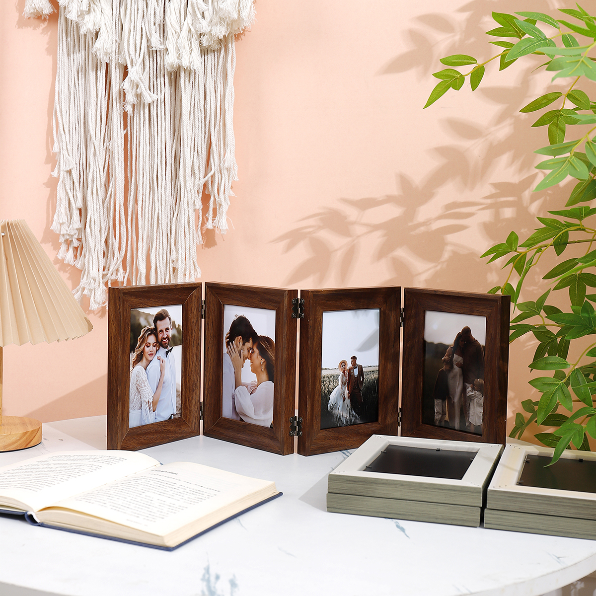 Vikbar Fotoram 4x6" - 4 Vikningar - Flera Foton - Bordsdisplay