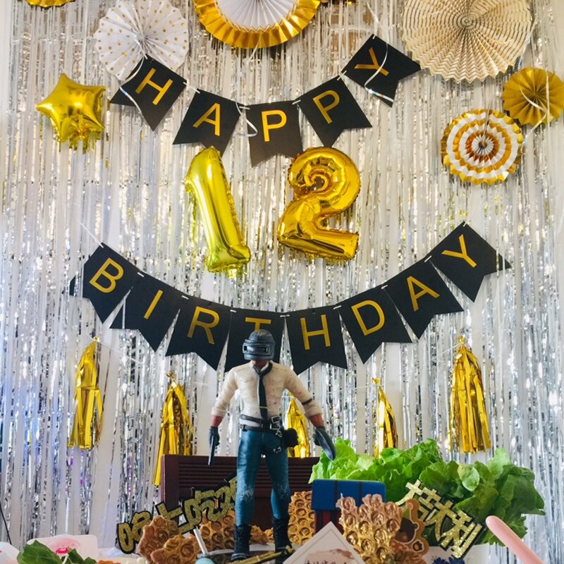 Kvaster farverige regn silke gardin fødselsdagsfest arrangement scene fest stue baggrund ballon dekorationer