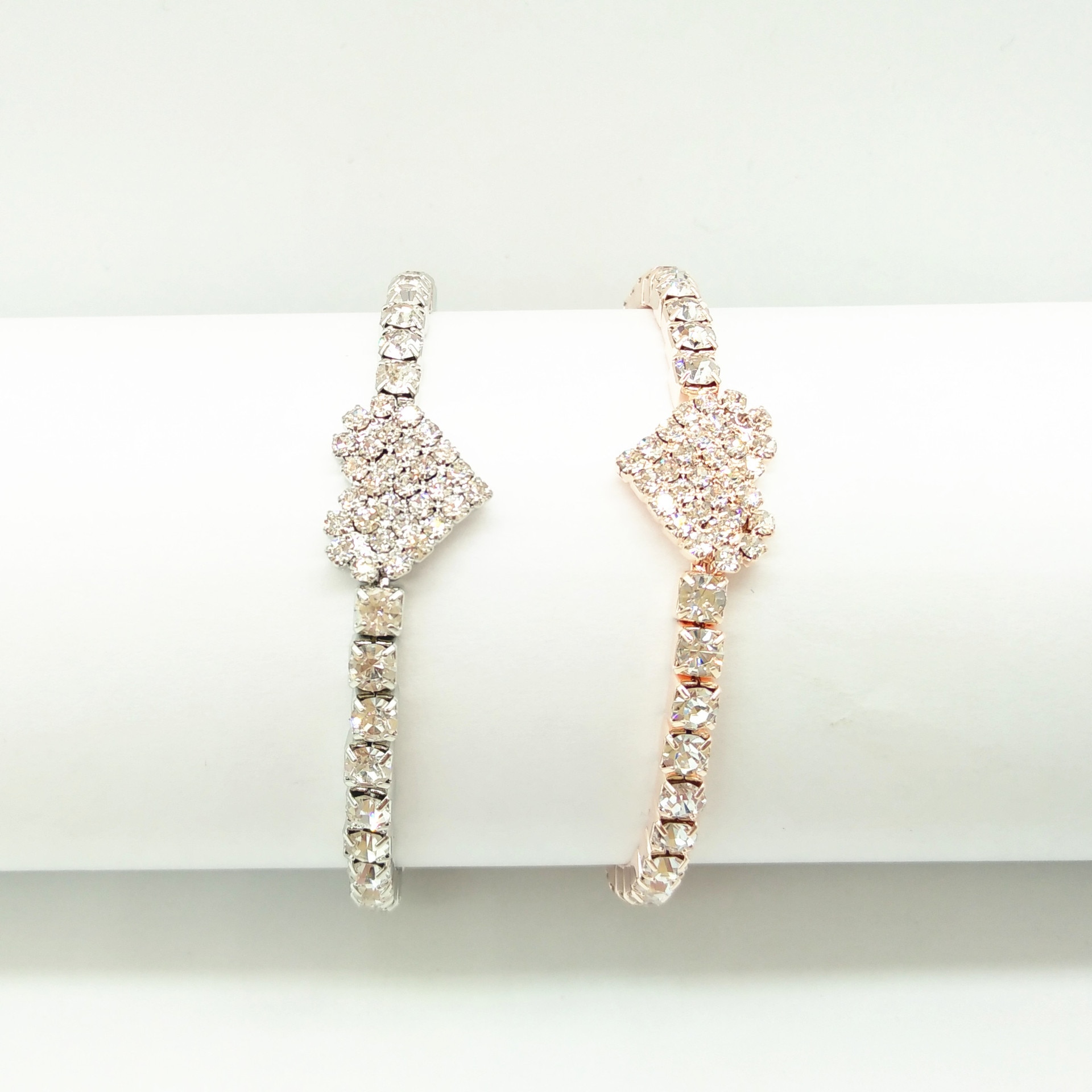 Simple and exquisite love couple bracelet elastic heart bracelet popular ladies rose gold bracelet lover