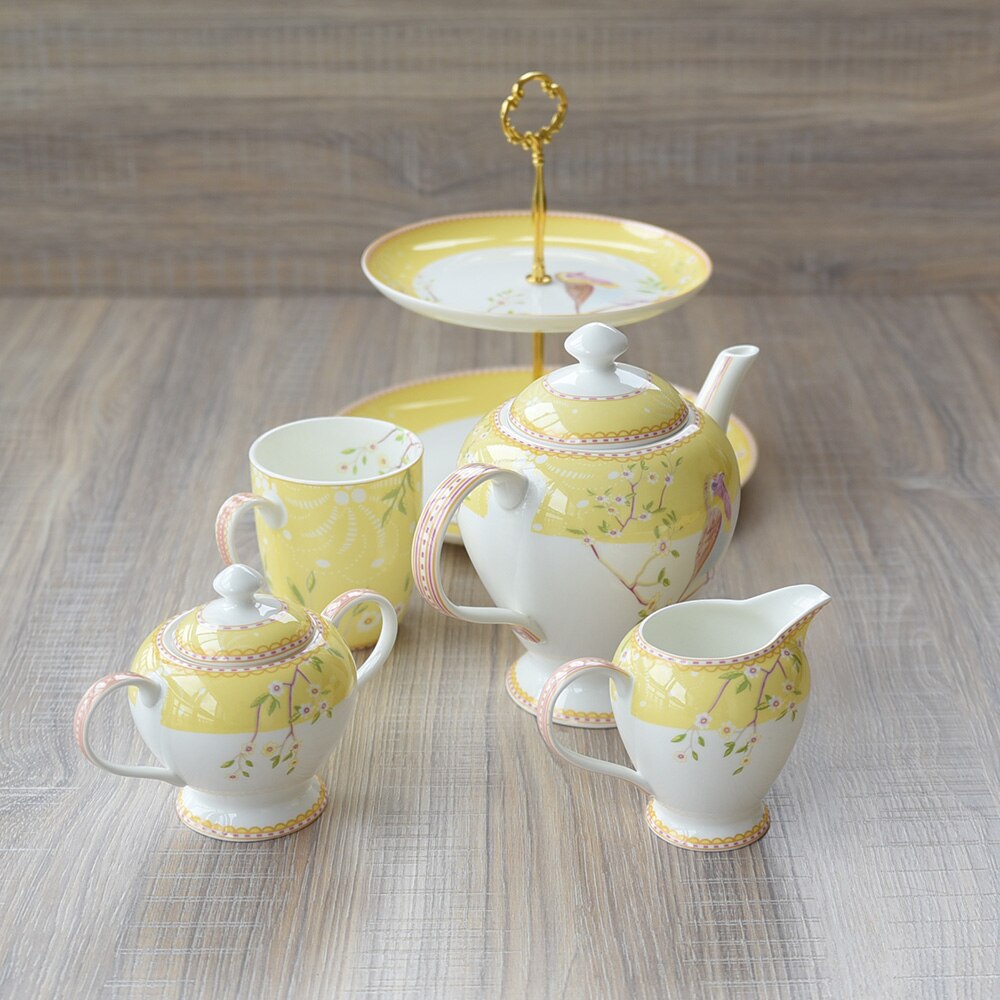 Bone Porcelain British afternoon tea set with a cup of tea teapot milk fruit cup wedding dessert plate