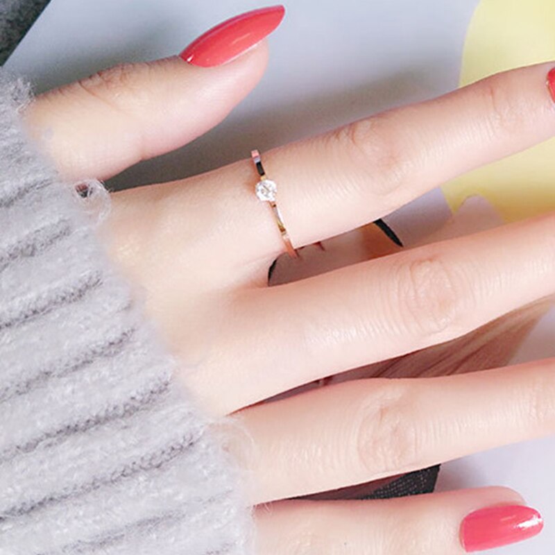 ZN Edelstahl Rose Gold Farbe Kleine Weiß Kristall Hochzeit Ring Minimalis Einzelne Zirkon Stapeln Dünne Ringe Für Frauen