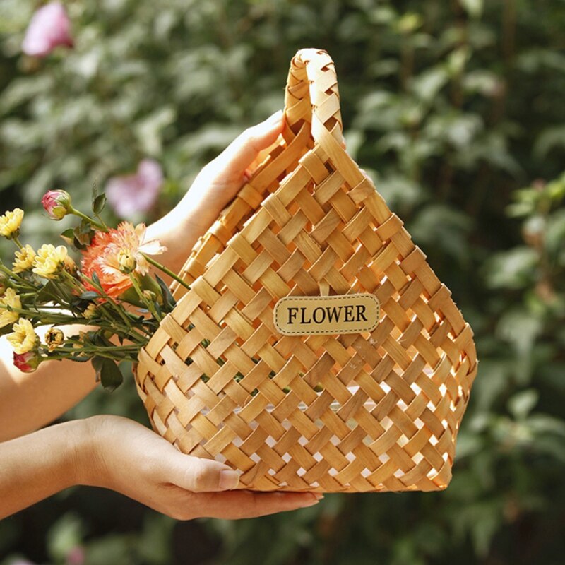Cesta de mano tejida, cesta hecha a mano con astillas de madera, cesta de mano con flores de ratán