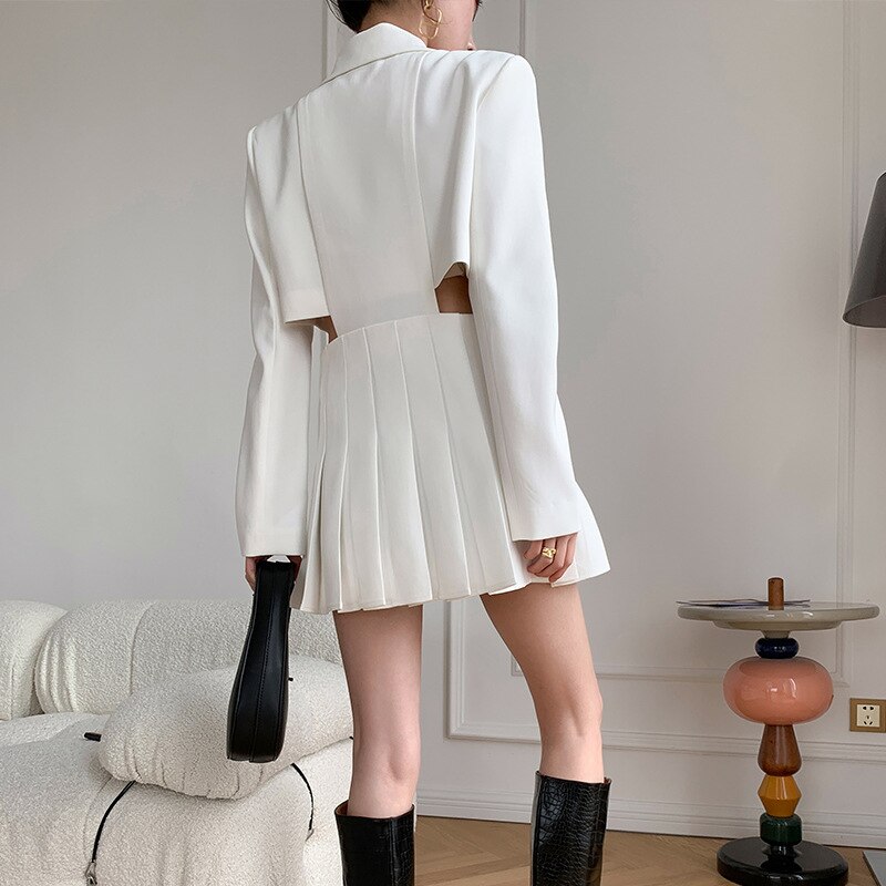 TWOTWINSTYLE-conjuntos blancos de estilo pijo para mujer, Tops de manga larga con solapa, Falda plisada, conjunto informal ahuecado, otoño