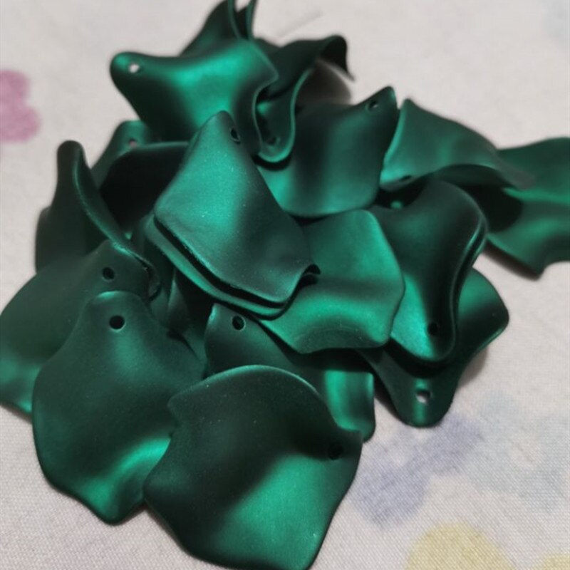 popular plastic multi color DIY flower shape beads Good handmade jewelry accessory beads 50 pieces y12577: green