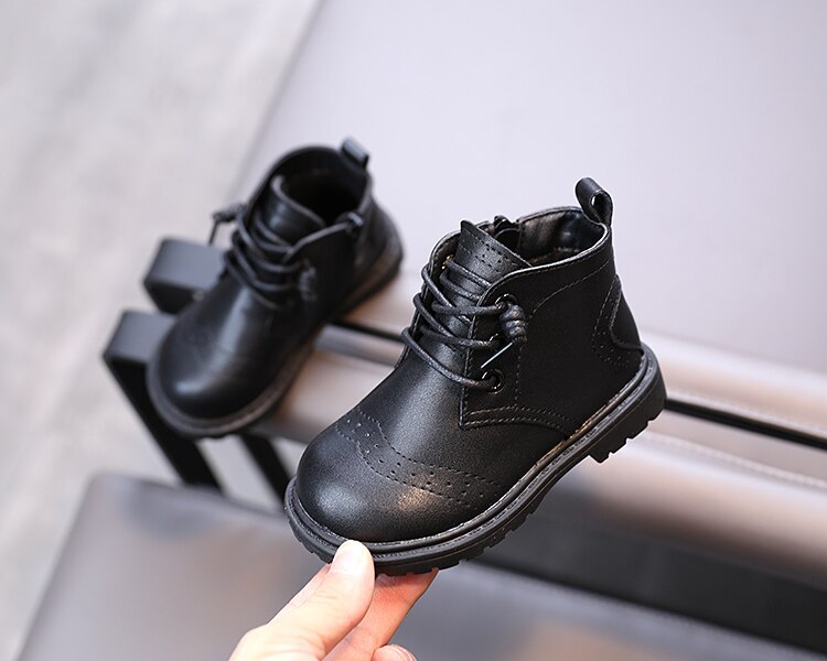 Bambini martino stivali 2020 di inverno delle ragazze morbide scarpe con la suola del piede più caldo scarpe dei ragazzi 1-3 anni vecchia versione Coreana dello stile Britannico: nero / 21