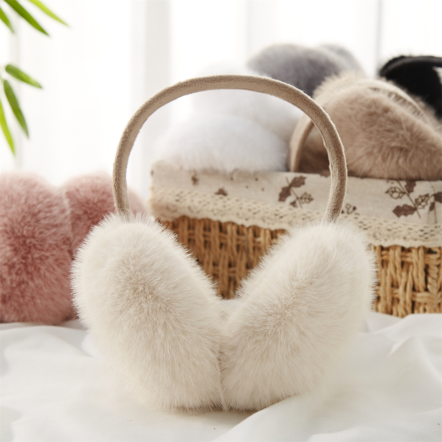 Anjj Ohrenschützer Faux Kaninchen ist hingefallen Hängen Ohr Abdeckung Warme Winter Ohrenschützer Pelz Ohrenschützer unisex Erwachsene Ohr Wärmer Falten
