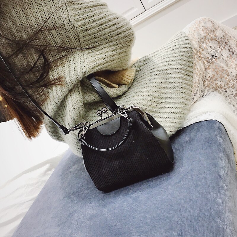 Velour Clip Vintage Shell Women Handbags Shoulder Bags Luxury Female Crossbody Bag Lady Small Purses Autumn Winter