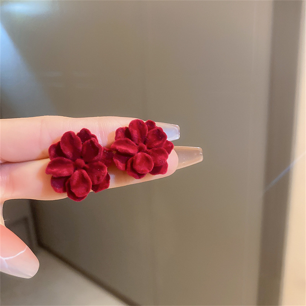 Autumn Winter Vintage Simple Cute Wine Red Velvet Rose Flower Stud Earrings for Women Jewelry Daily Accessories