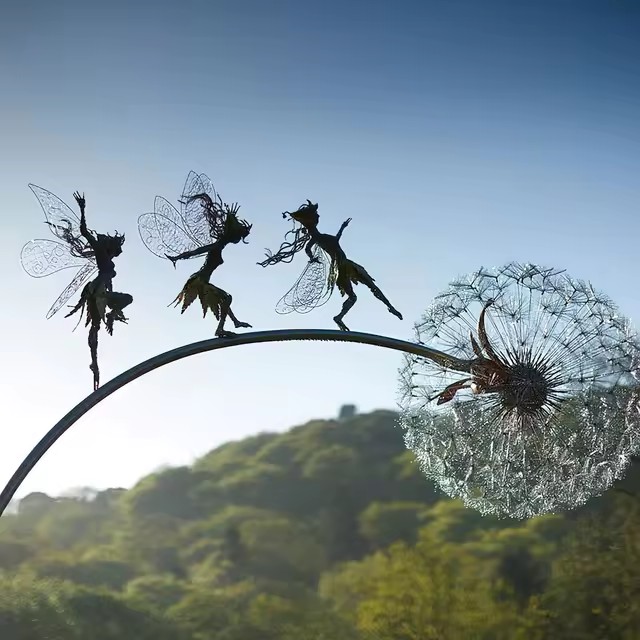 Tanzende Feenstatue, Stahldrähte, Feen-Elf, Löwenzahn, Miniatur-Skulptur, mythische Gartenfigur, Feen, Pixies, Hofdekoration: Rose