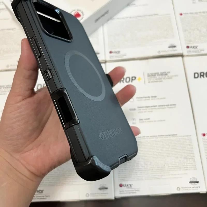 OtterCase For iphone 15 16 pro max 16plus 15plus 3 in 1 With Clip Type Defender with magsafe Series OT Box With Package