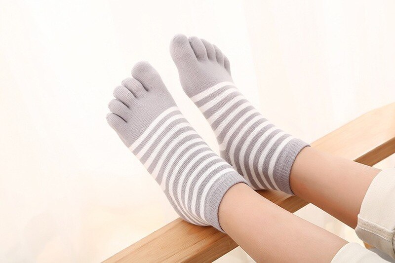 4-12Y Jungen Mädchen lässig Sport Atmungs Fünf-Zehe Socke für freundlicher Socken Mehrfarbig Baumwolle gestreift freundlicher-Finger Kleidung zeug: grau / 4-6 Jahre
