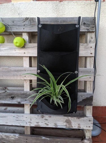 Vertical Hanging Garden Planter Flower Pots Layout Waterproof Wall Mount Hanging Flowerpot Bag Indoor Outdoor Use: 1pc 4Pocket Black