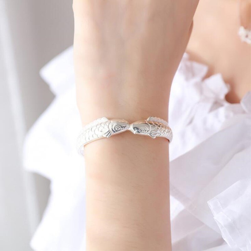 Exquisite Leuke Vis Verzilverd Sieraden Niet Allergisch Armbanden Pisces Dubbele Vis Etnische Stijl Retro Bangles SL006: WHITE