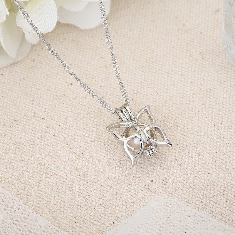 Collar luminoso bonito para mujer, colgante de mariposa brillante, gargantilla de joyería, tres colores disponibles, para mujer