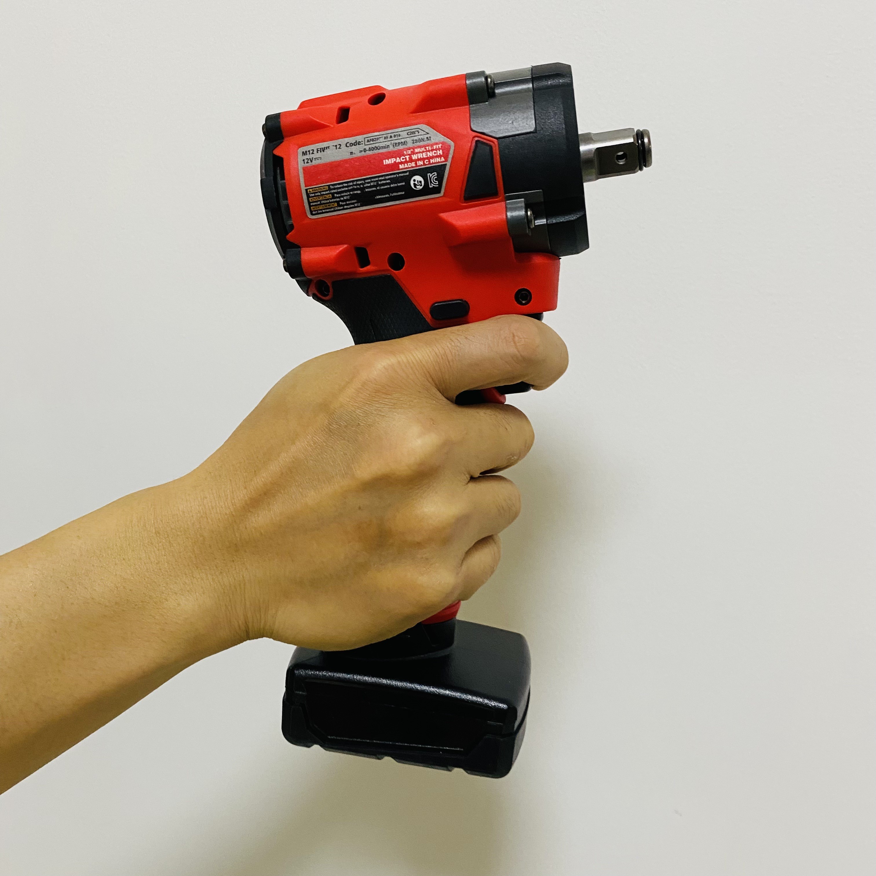 Milwaukee 12v akku-schraubenschlüssel, kleiner elektrischer schraubenschlüssel, bürstenloser 1/2 "-akku-schraubenschlüssel, schraubendreher, schlagbohrmaschine, wiederaufladbare elektrowerkzeuge