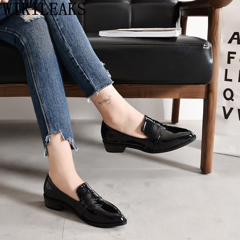 Loafers puntige neus platte zwarte schoenen voor dames leren schoenen dames luxe schoenen dames ontwerpers mokka sleehak damesschoenen