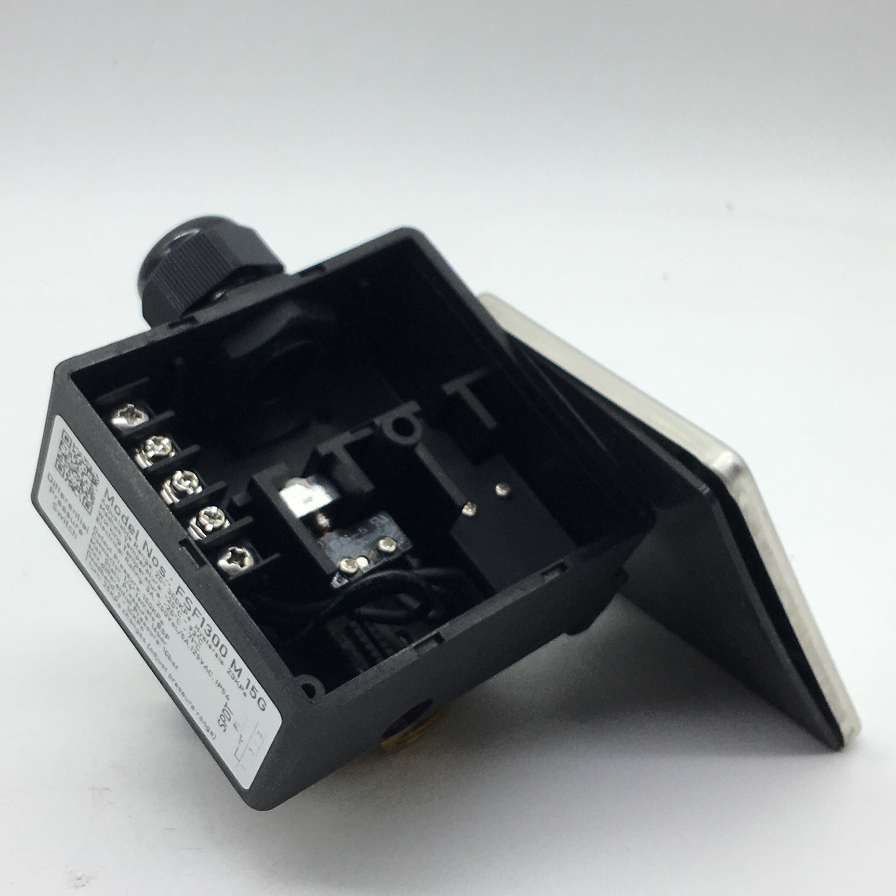 Adjustable micro- differential pressure switch is used for on/off water pumps or bypass solenoid/motorized valves in the circle