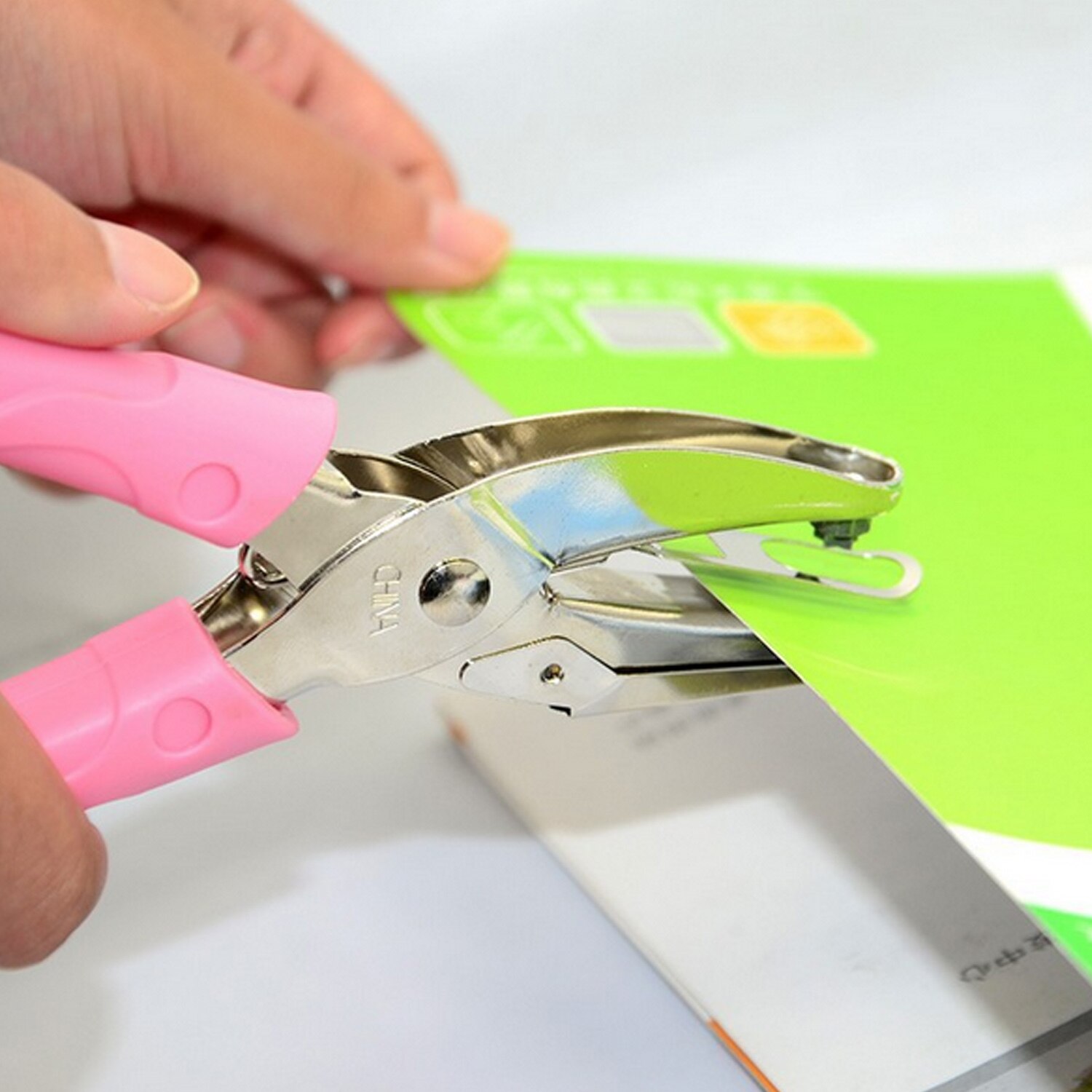 Manual Metal Single Hole Punch Puncher with Silicone Handle for Office School Home Paper Scrapbook Notebook Greeting Cards