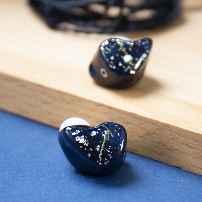 KINERA BD005 Pro Hybrid Technology HIFI Wired Headphones In Ear Sports Monitor Earphones Detachable Silver-Plated Cable With Mic