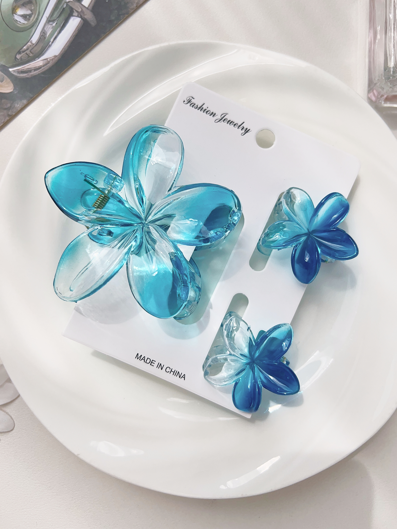 4 Uds. Pinzas en forma de garra para el pelo de plátano y flores bonitas para cabello grueso, sujeción fuerte antideslizante, hawaiano, accesorios para el cabello para mujeres y niñas, de vacaciones: Blanco