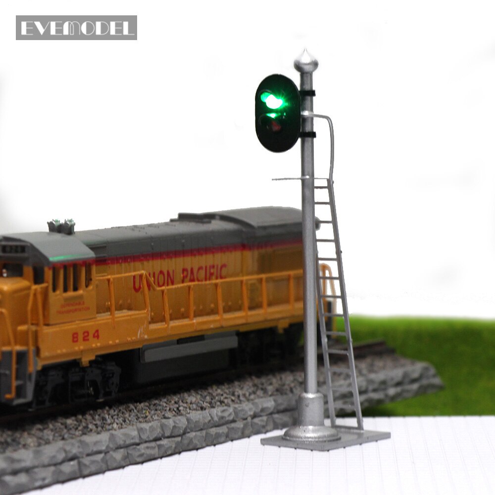 2pcs Model Railway Signals O Scale 1:43 Green Red Block Signal Traffic Light Silver Post with Ladder