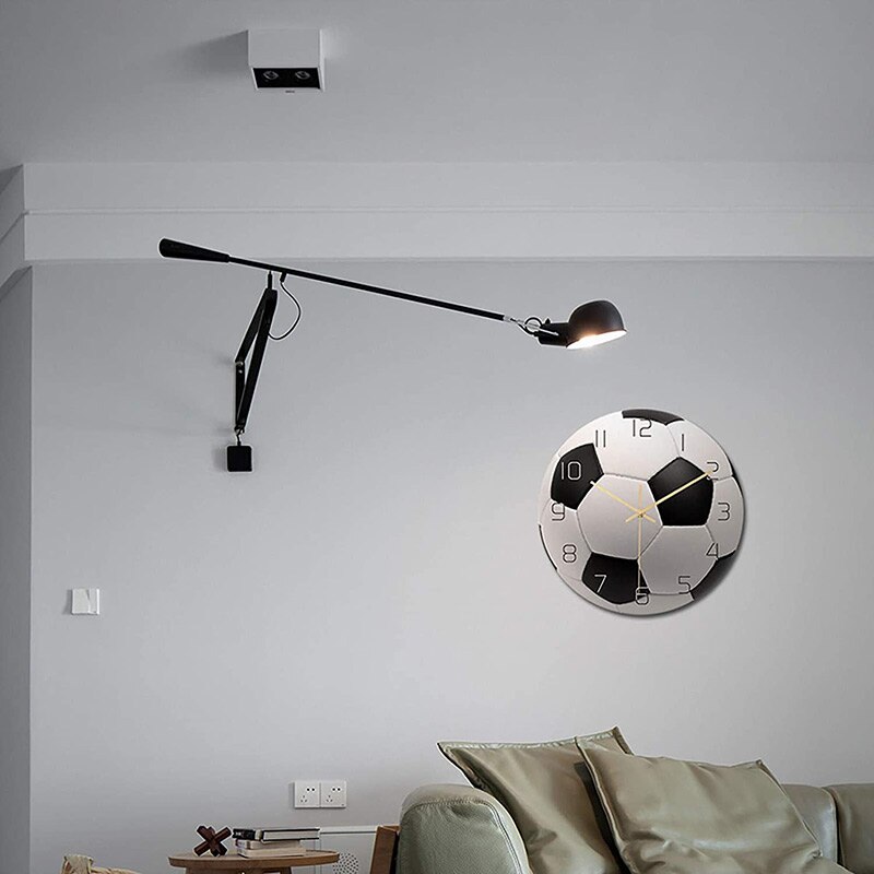 Orologio da parete da 12 pollici calcio forma di calcio appeso sveglia movimento muto stile sportivo decorazioni per la casa per gli amanti del calcio fan bambini