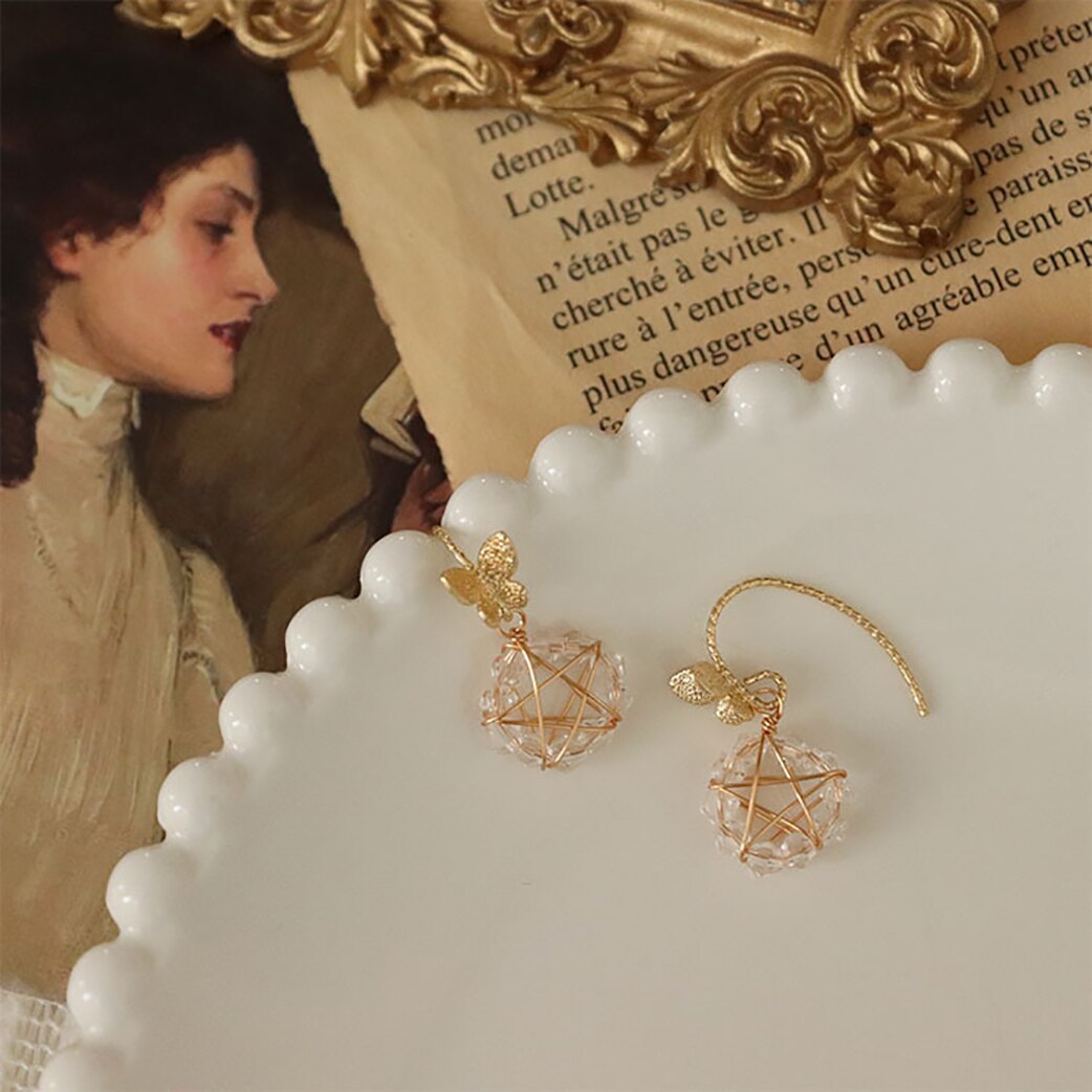 Hof Retro Gold Classic Meisje Vlinder Oorbellen Eenvoudige Dame Temperament Kristallen Oorbellen Sieraden Prachtige