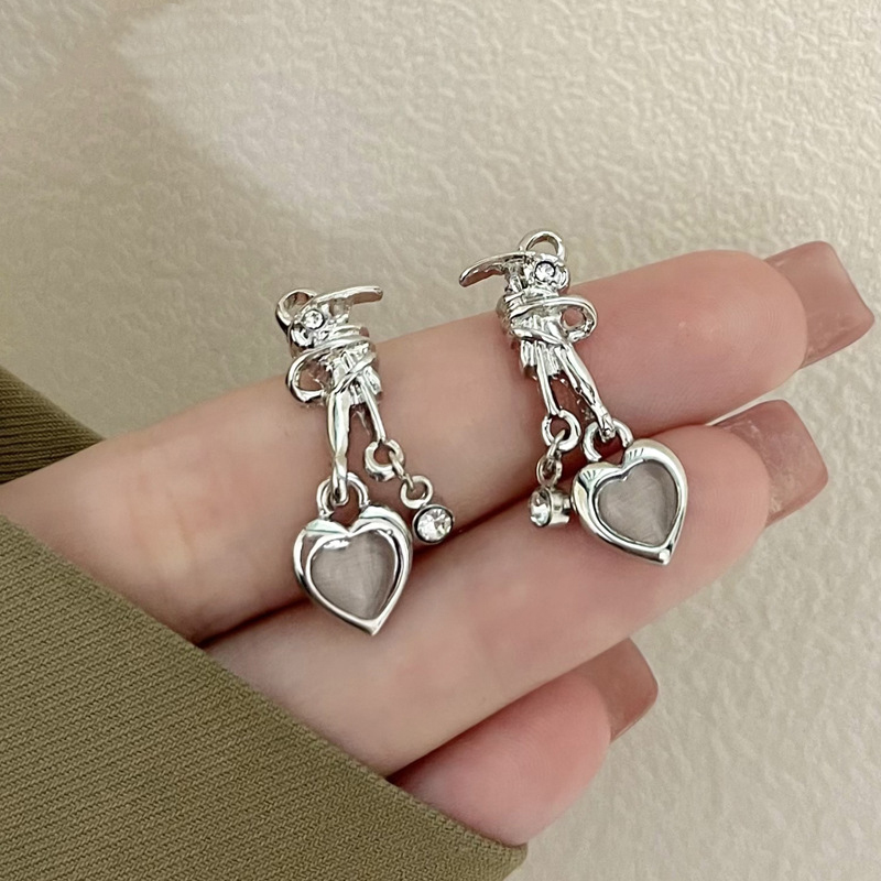 Pendientes irregulares con forma de Pin para mujer, aretes de amor de circonia, de joyas de asimétrico de cien Metal, novedad de 2023