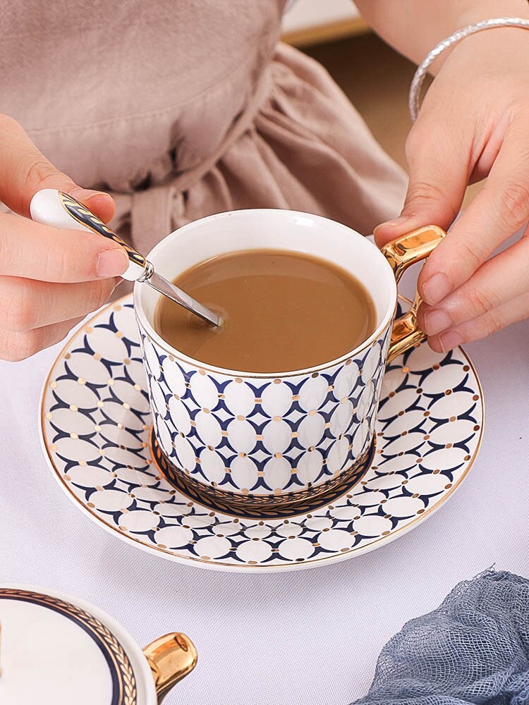 3pcs/set Nordic Phnom Penh Ceramic Coffee Cup Dish British Afternoon Tea Cup Flower Tea Set with Tray and Spoon