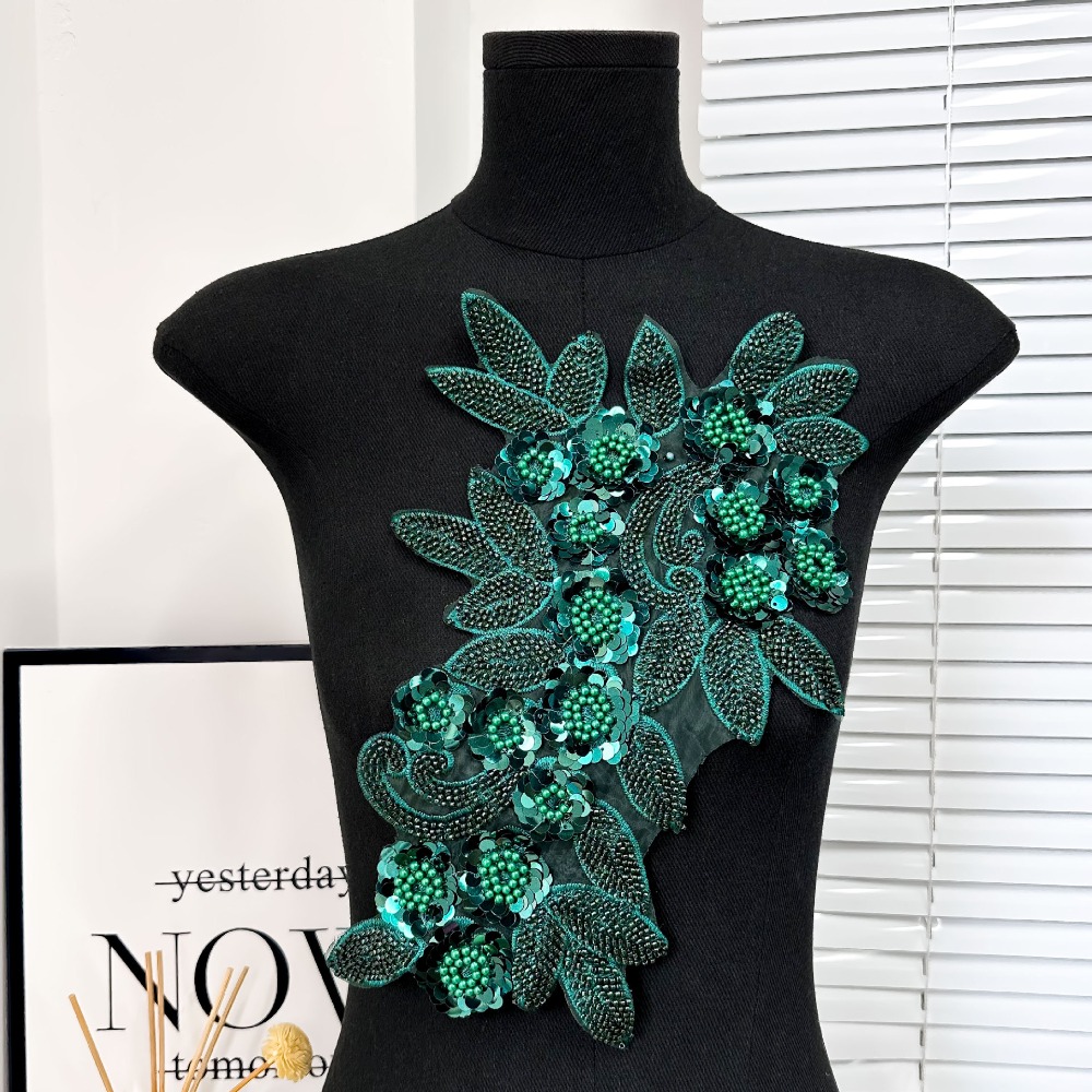 Parches bordados de flores de lentejuelas, parches elegantes y exquisitos para ropa, flores tridimensionales, apliques de ropa desmontables DIY: Marrón