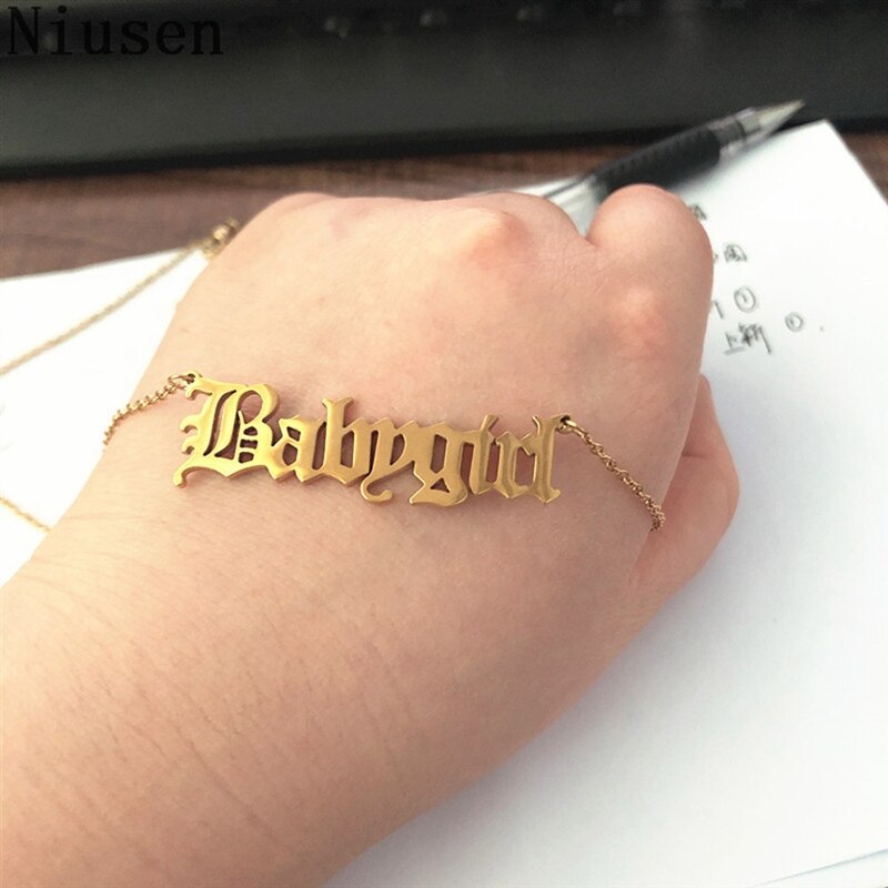 Persönlichkeit Nette Metall Babygirl Englisch Buchstaben Anhänger Halskette Edelstahl Gold Farbe Kette Halskette für Frauen